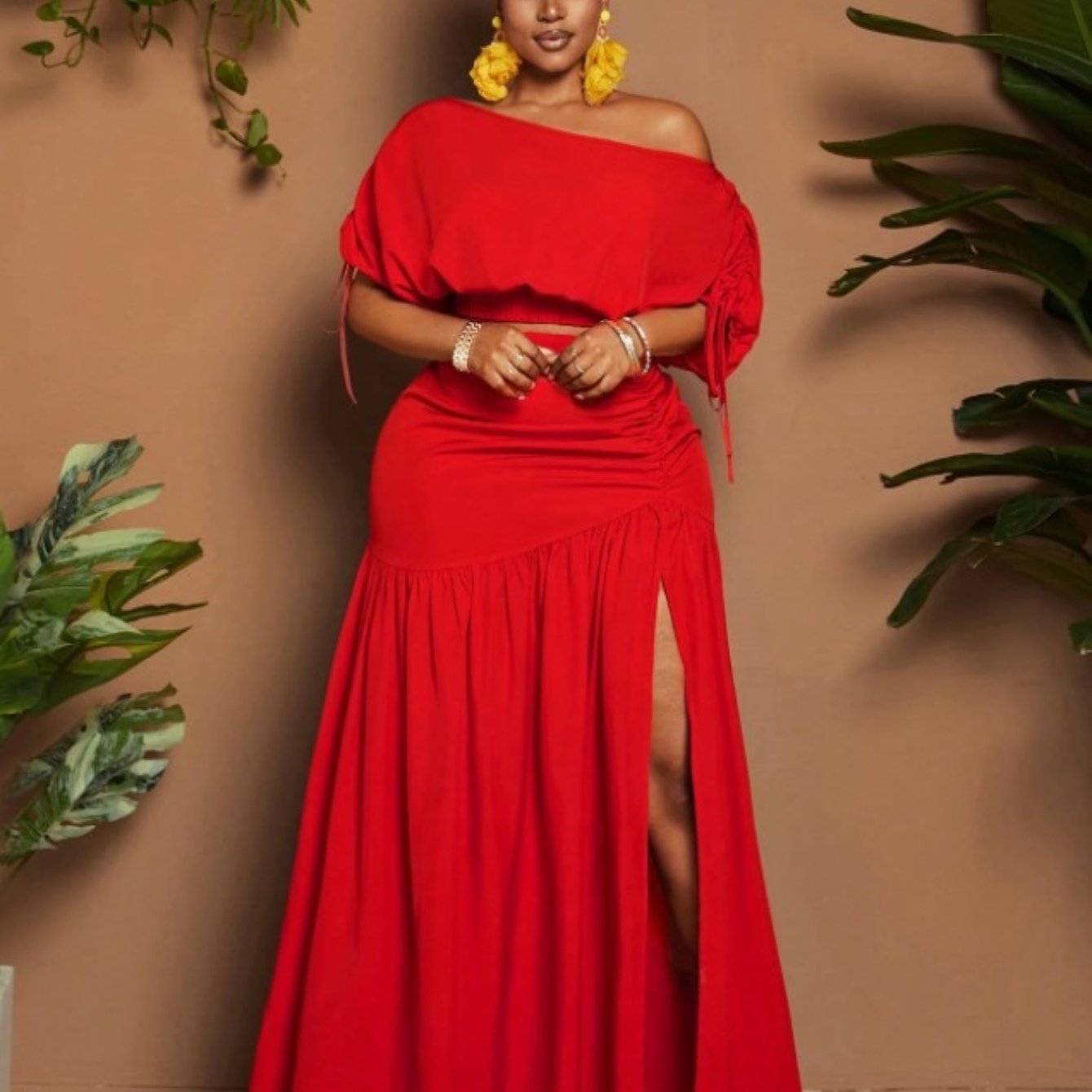 Ensemble élégant grande taille pour femme - 2 Pièces : haut court et Jupe à fente, manches courtes