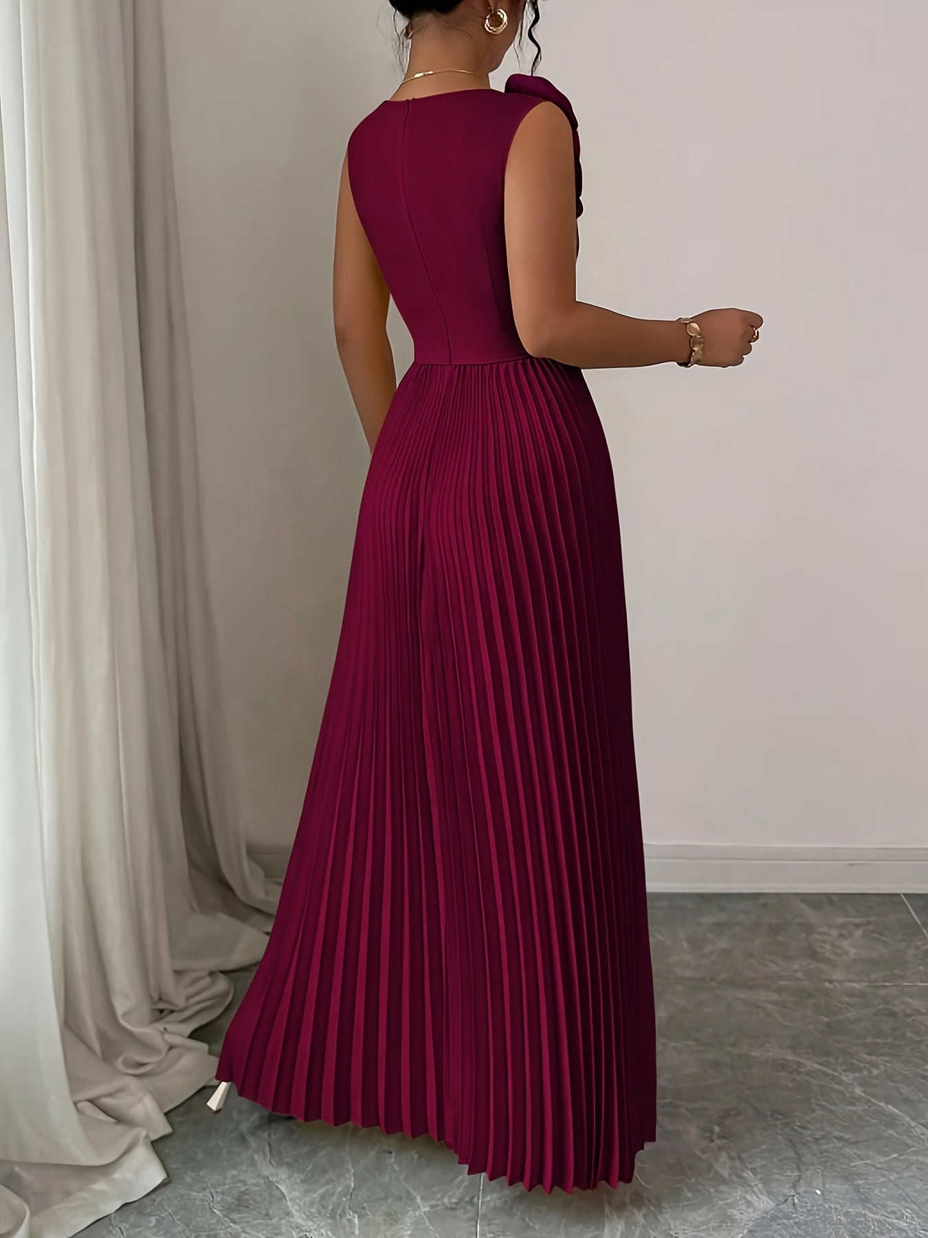 Robe plissée ,à Col en V, Taille Cintrée, et Florale, Coupe Trapèze