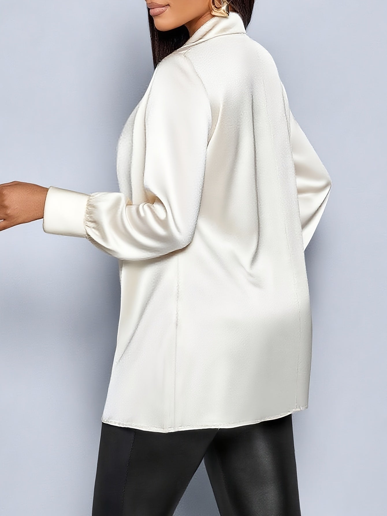 Longue tunique , col drapé en satin. Grande taille