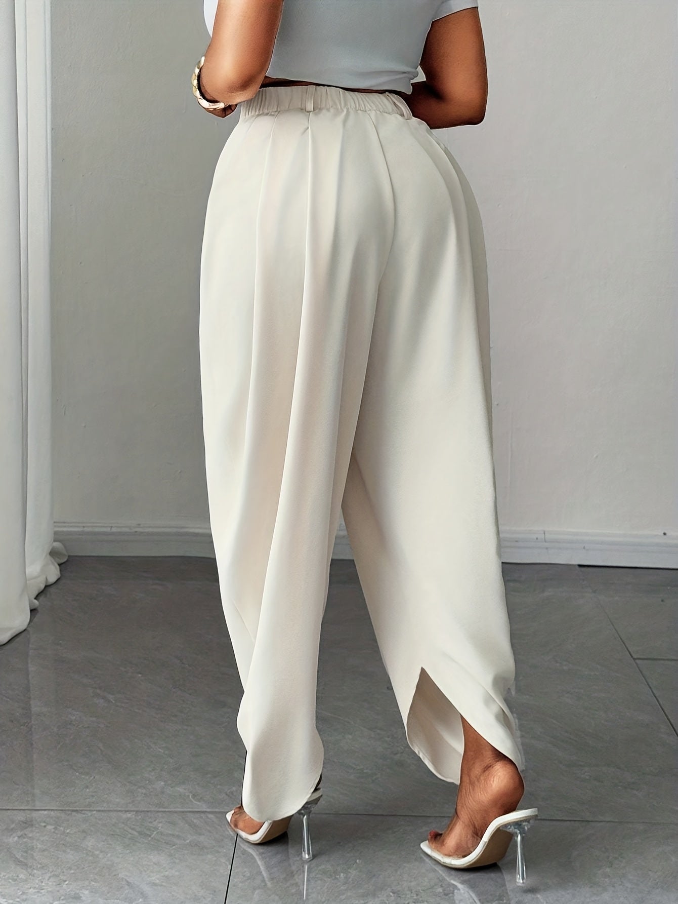 Pantalons à pince ,bouffant, fente aux chevilles