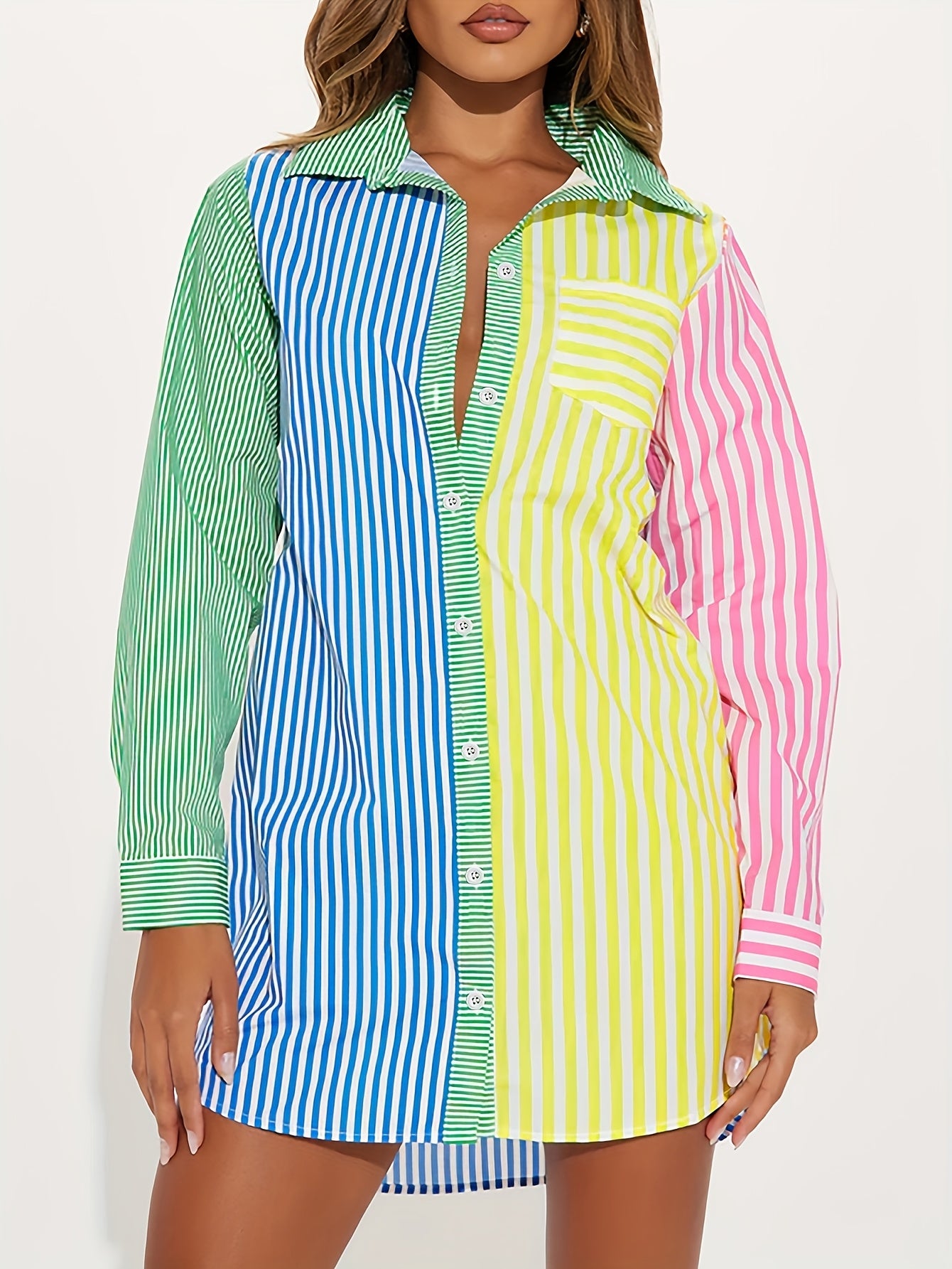 Robe Chemise Ample Multicolore à Rayures Contrastées, Caractéristiques :