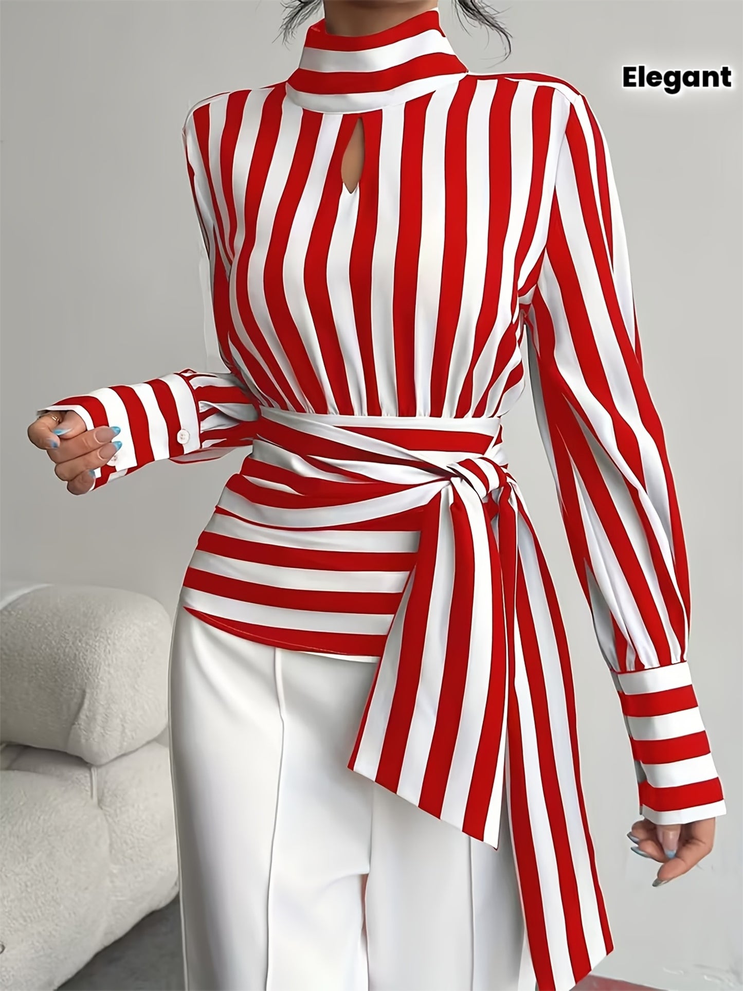 Chemisier rayé, élégant à col roulé et manches longues pour femmes, avec ceinture ajustable