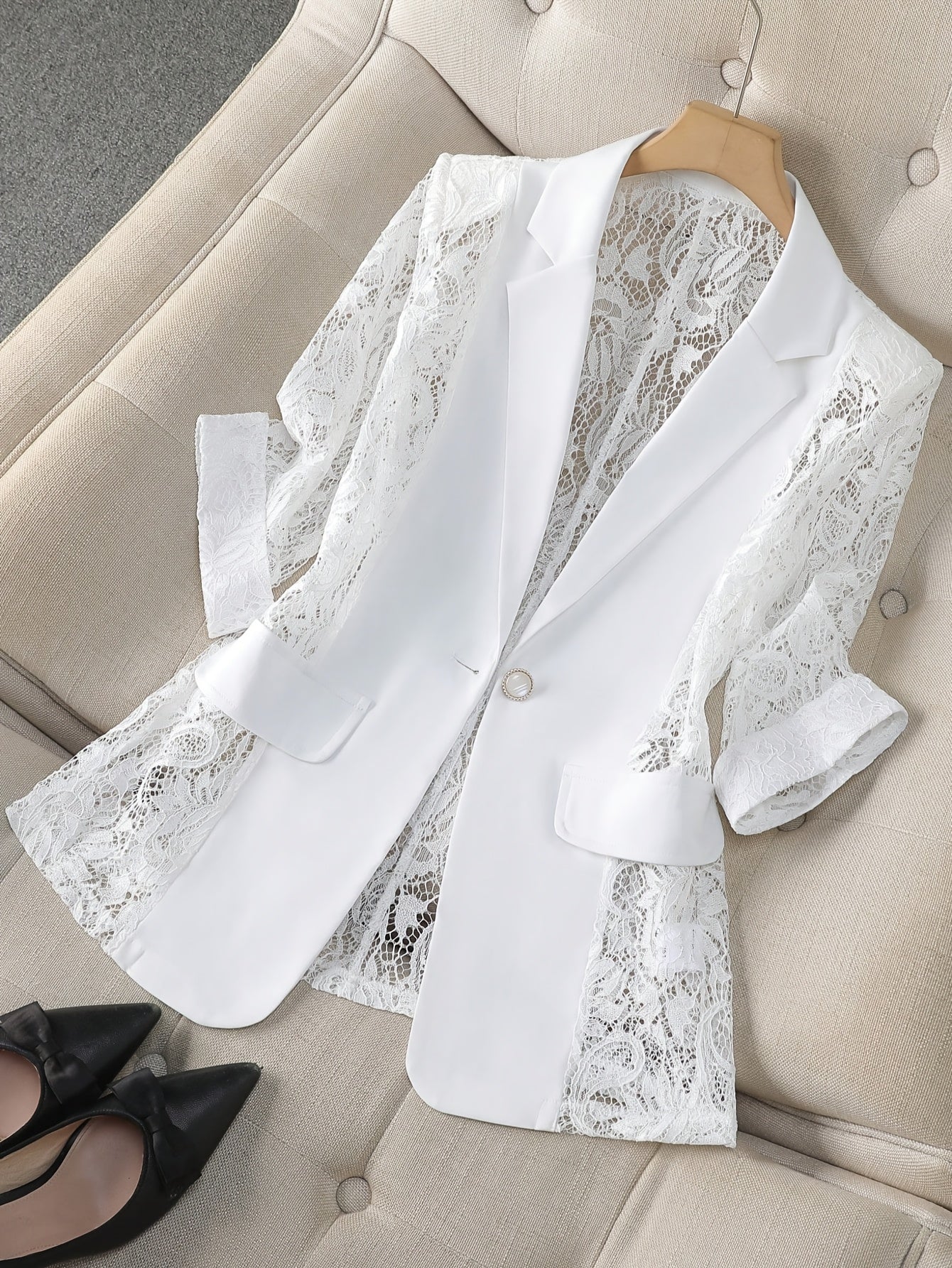 Blazer en dentelle de couleur unie léger pour femme grande taille.