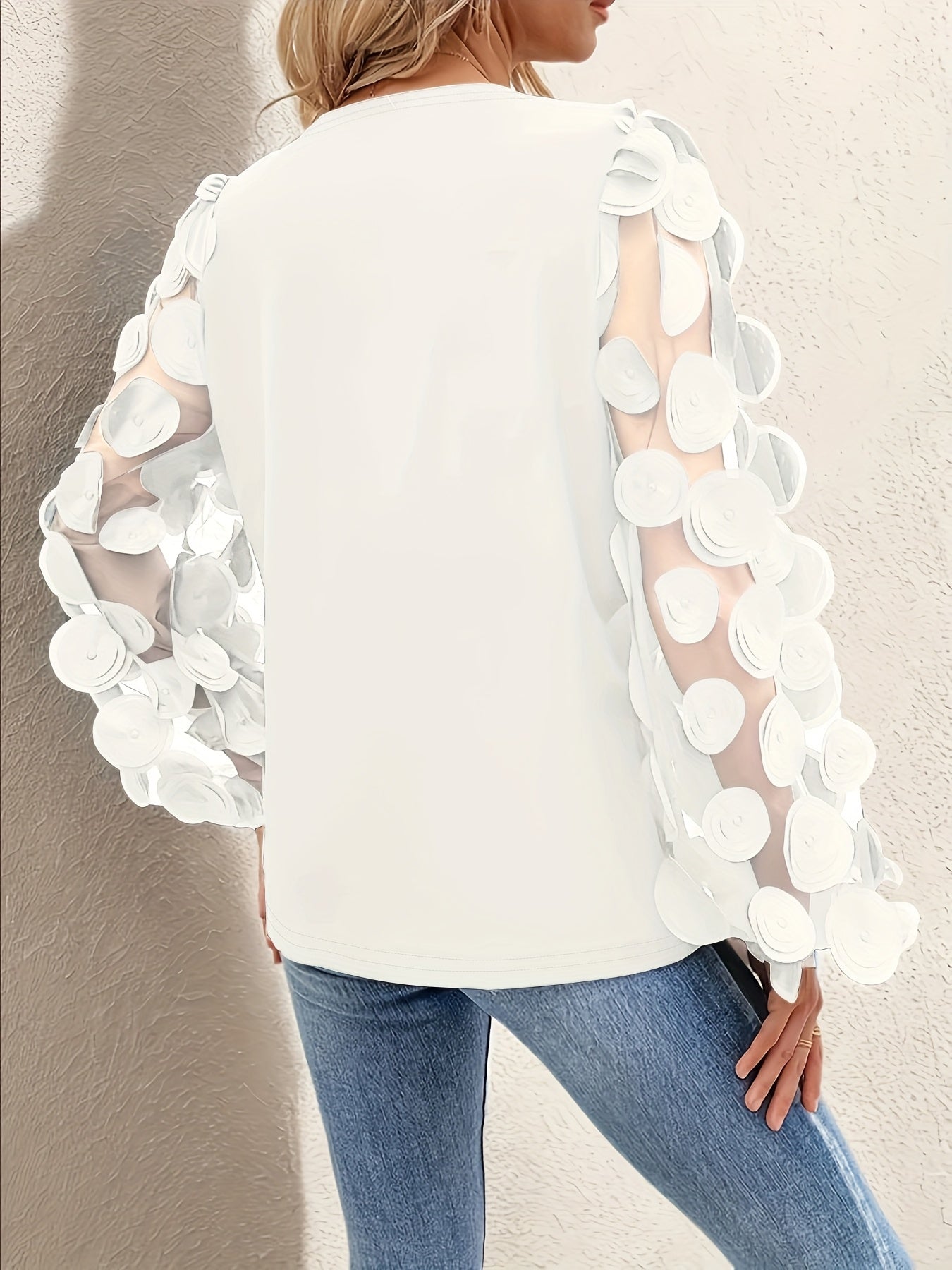 Veste à manche voile incrusté de pétale, idéale pour tout occasion