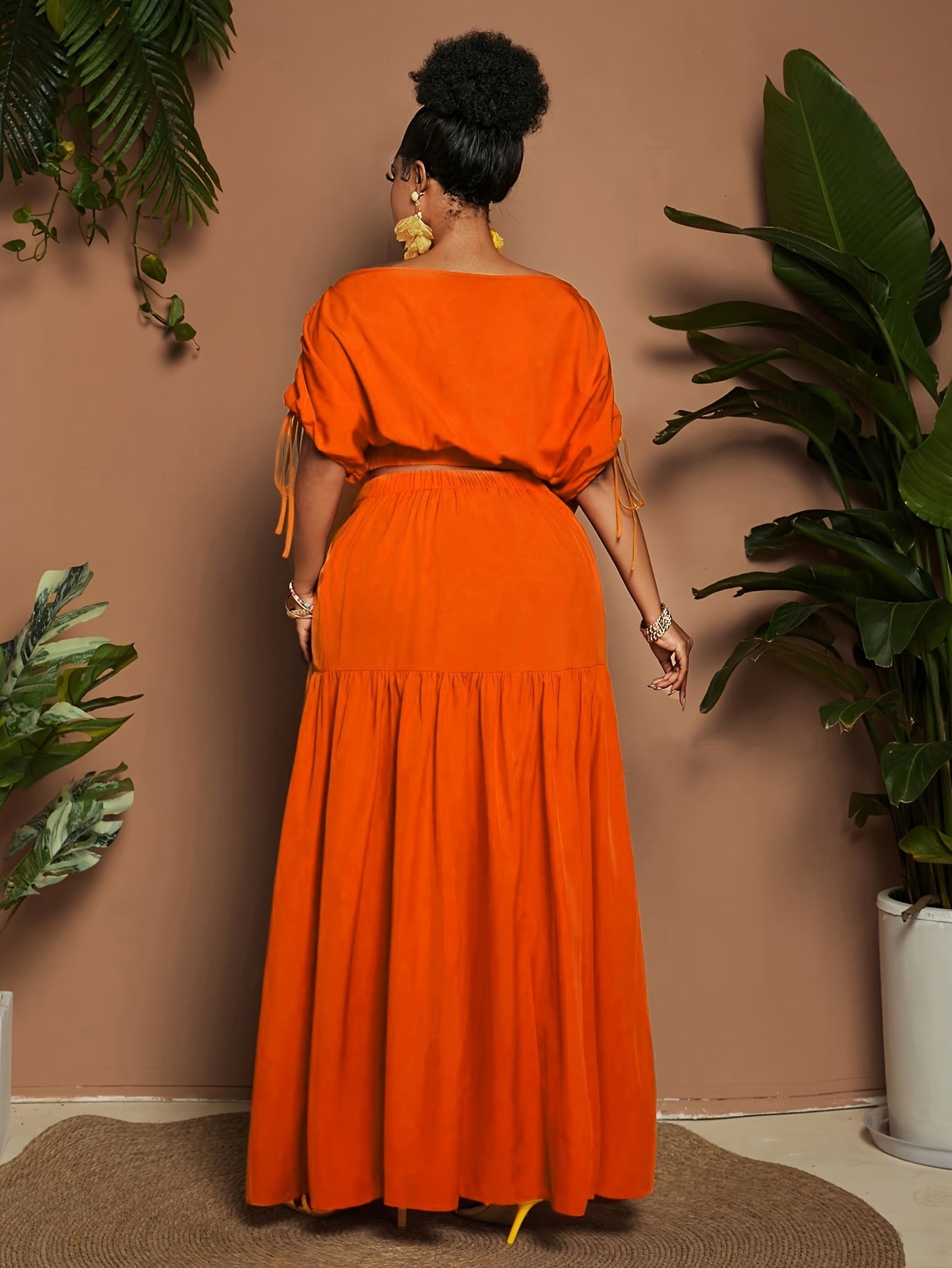 Ensemble élégant grande taille pour femme - 2 Pièces : haut court et Jupe à fente, manches courtes