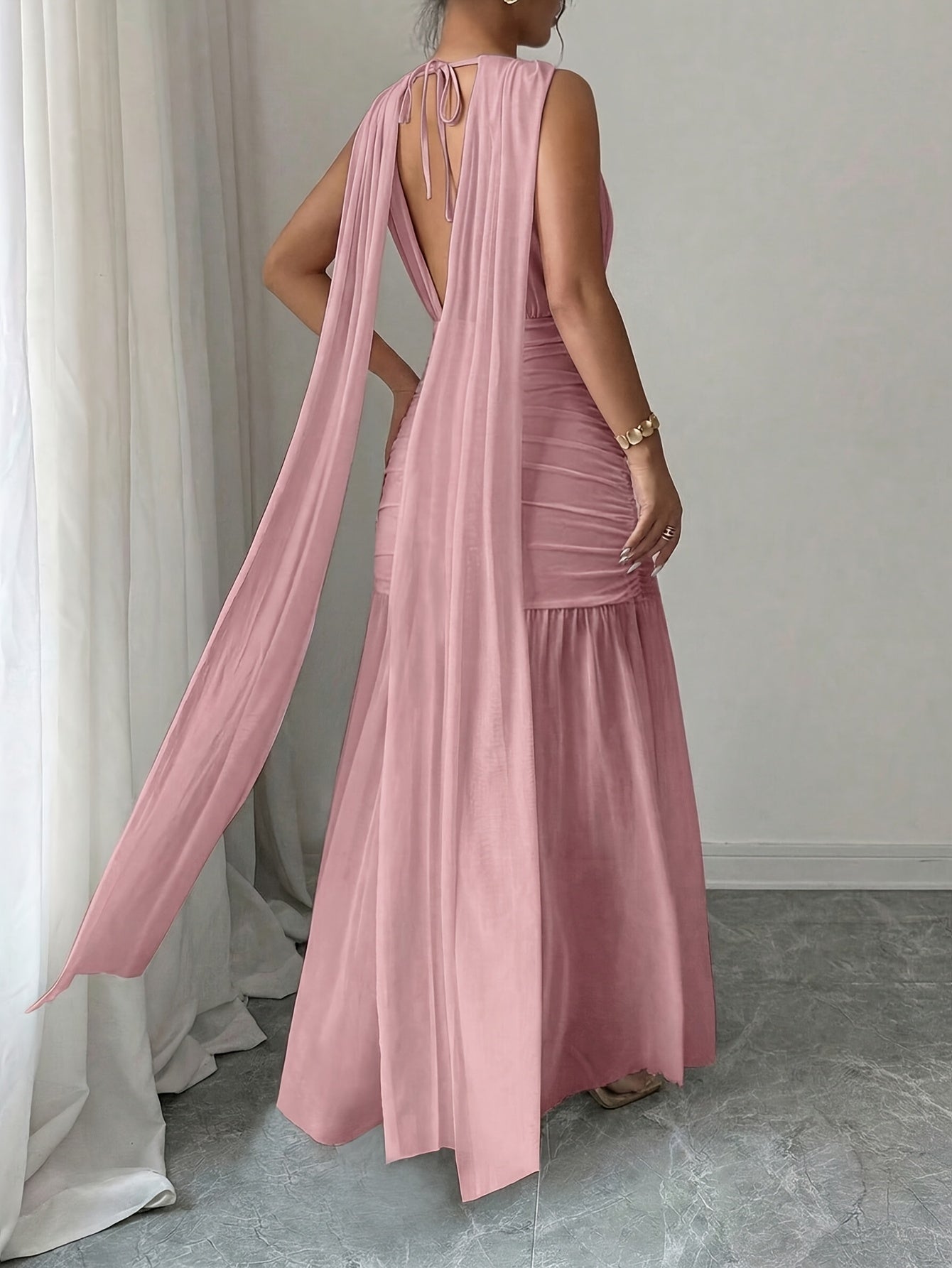 Robe moulante en mousseline élégante, couleur unie dos nu volants , bas fente haute - parfaite pour soirées, événements soir et mariages.