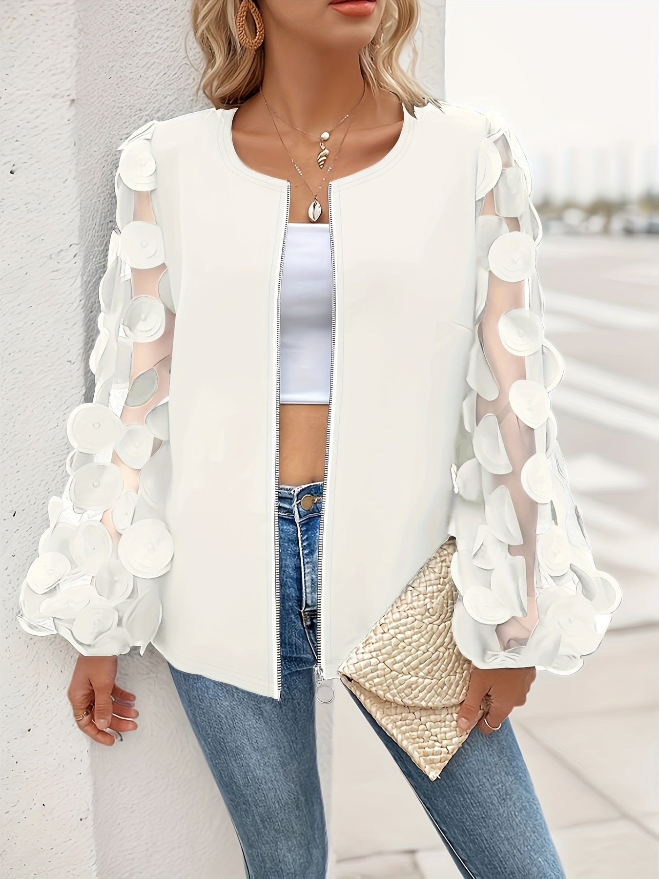 Veste à manche voile incrusté de pétale, idéale pour tout occasion