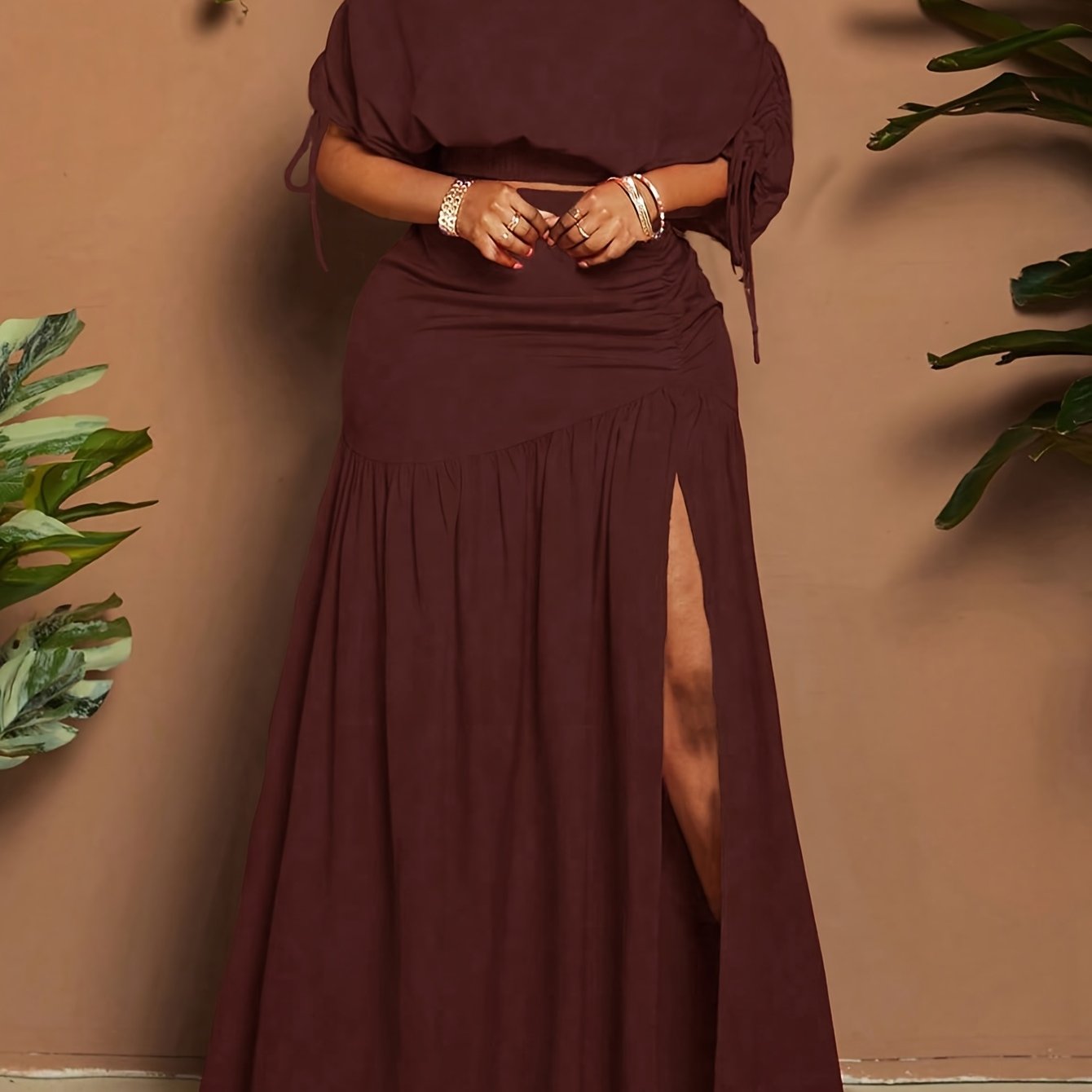 Ensemble élégant grande taille pour femme - 2 Pièces : haut court et Jupe à fente, manches courtes