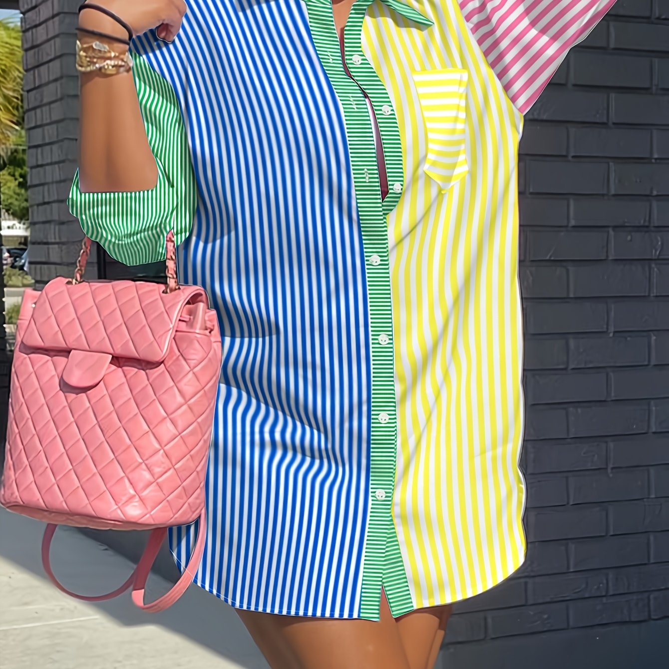 Robe Chemise Ample Multicolore à Rayures Contrastées, Caractéristiques :