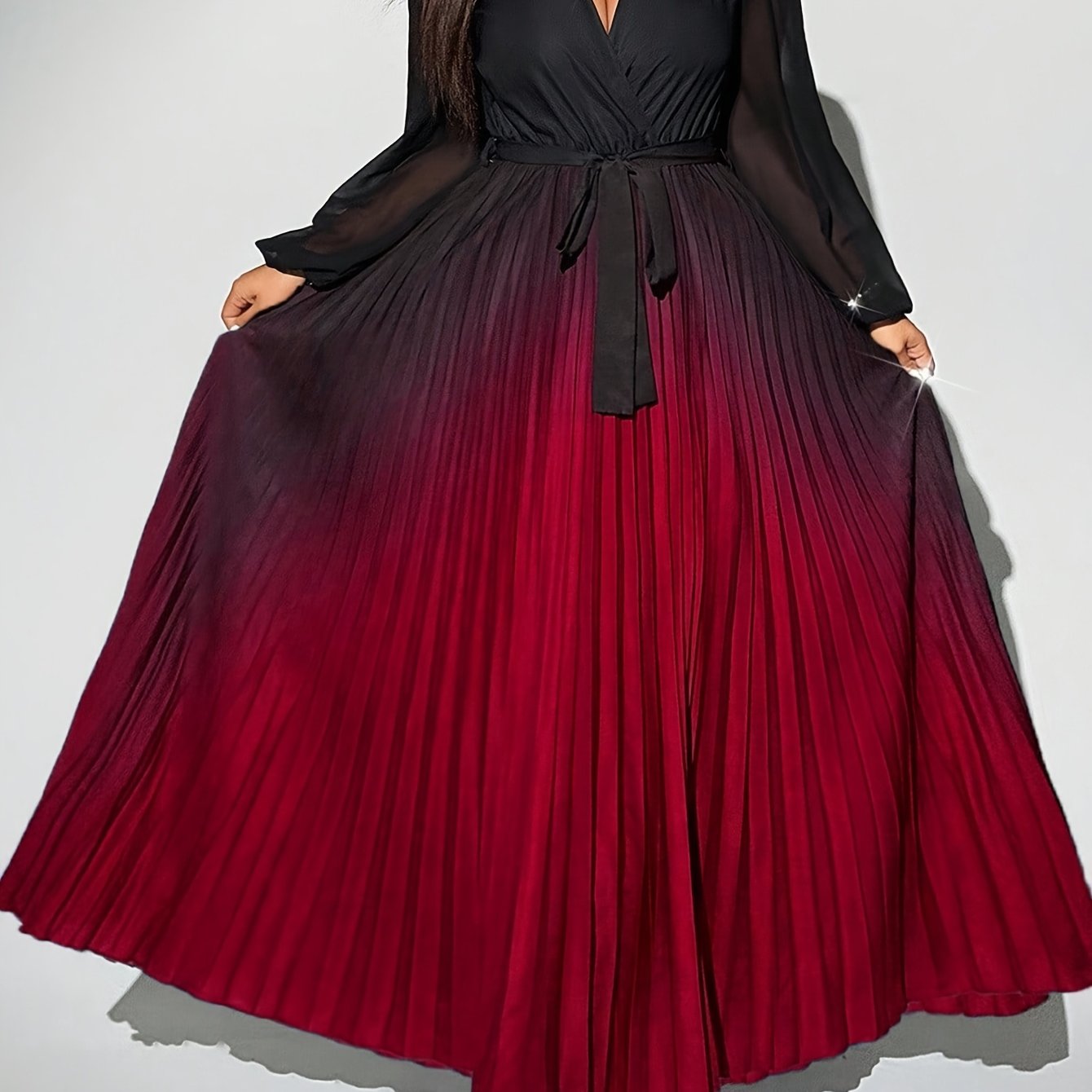 Robe plissée élégante grande taille, dégradé noir et rouge