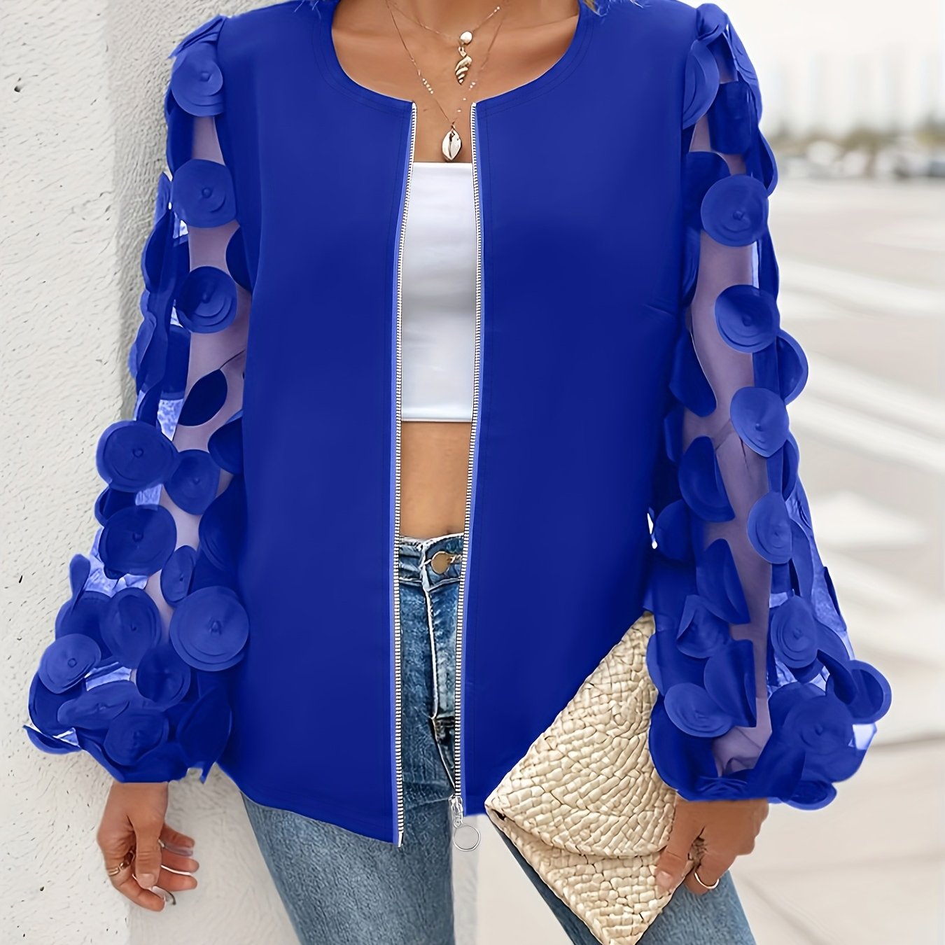 Veste à manche voile incrusté de pétale, idéale pour tout occasion
