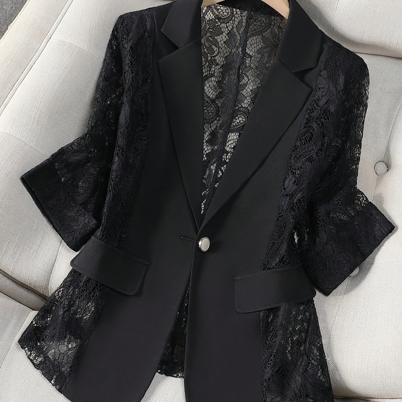 Blazer en dentelle de couleur unie léger pour femme grande taille.