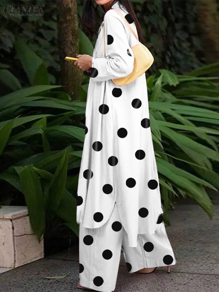 Ensemble pantalon large et chemise longue à pois pour femmes.