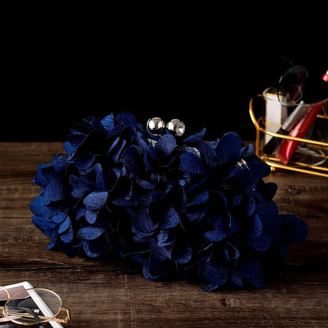 Pochettes en pétales de fleur