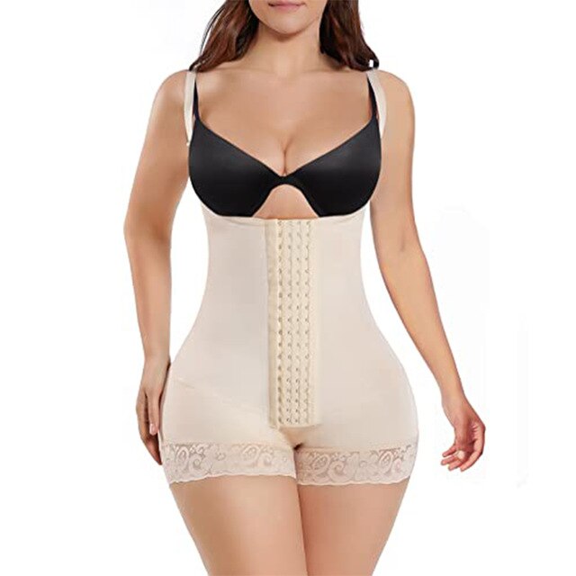 Gaine corset modelant et rehaussement des hanches